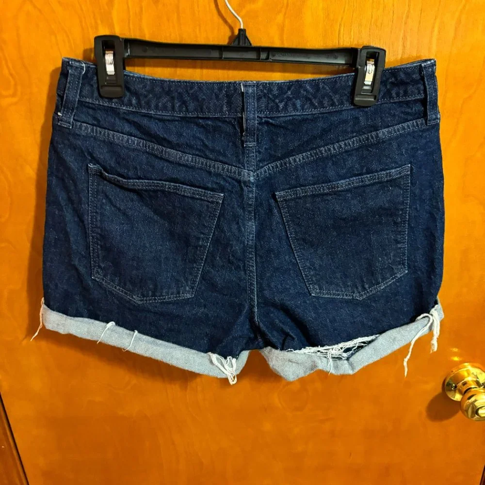 Universal Thread Vintage midi Shorts Size 10/30R Distressed Dark‎ Denim